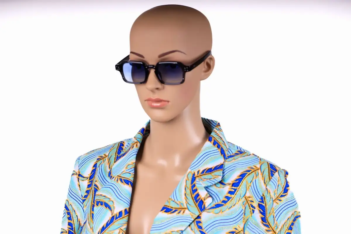 Veste bleue clair à motifs